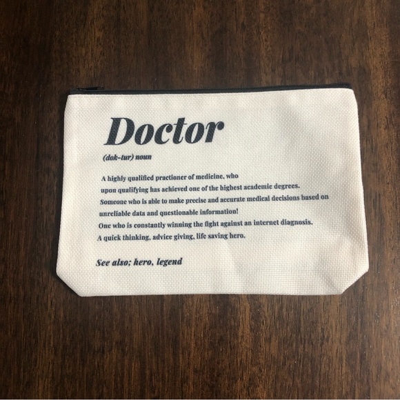 Cosmetic bag dedicated to Doctors beige. 9-3/4” L X 7” H - Picture 2 of 3